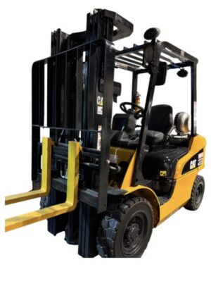 MONTACARGAS CATERPILLAR GP25N
